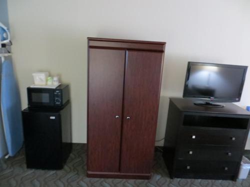 Days Inn by Wyndham Bryan College Station - photo 8