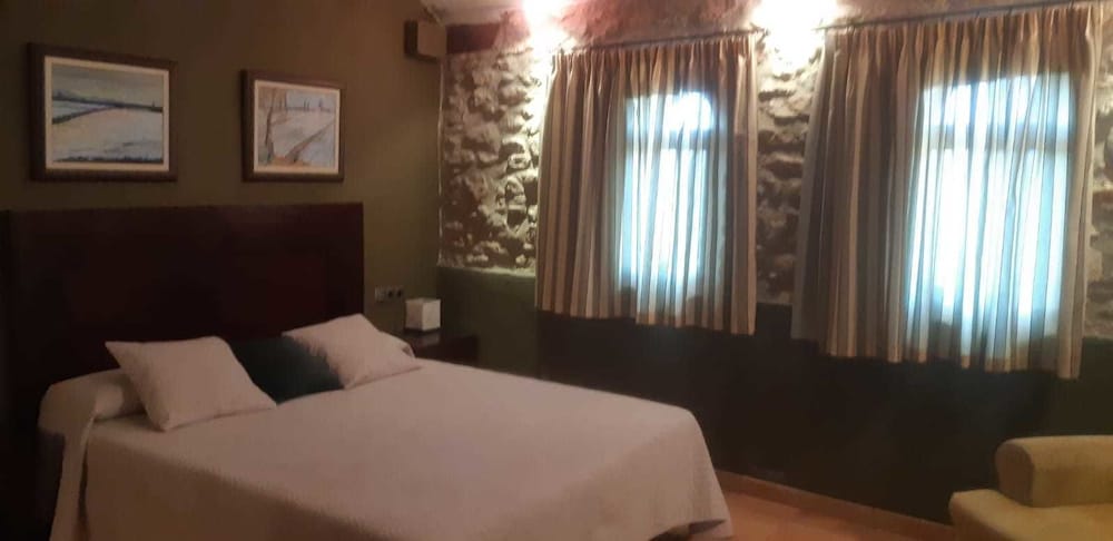 Hotel Rural Panxampla in Tortosa, Spain