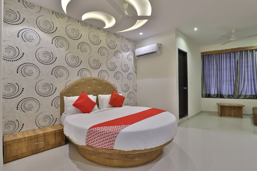 Hotel Hill City in Gandhinagar, India