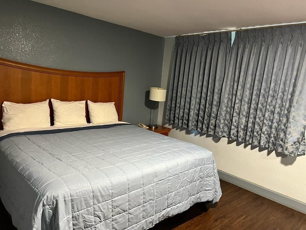 Holiday Motel — hotel in Jeffersonville