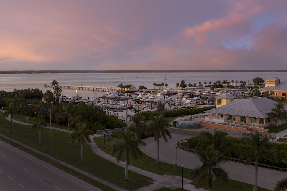 SpringHill Suites by Marriott Punta Gorda Harborside - photo 11
