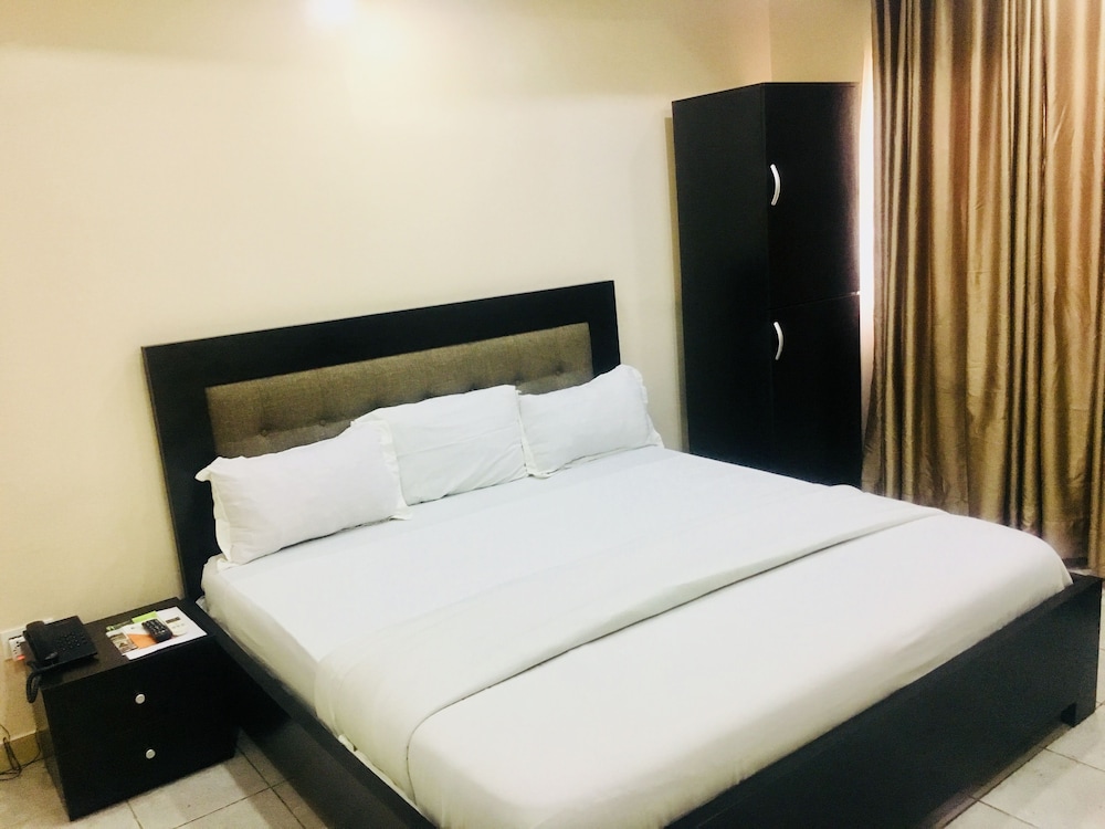 Hillside Gardens - carbon neutral hotel in Lagos
