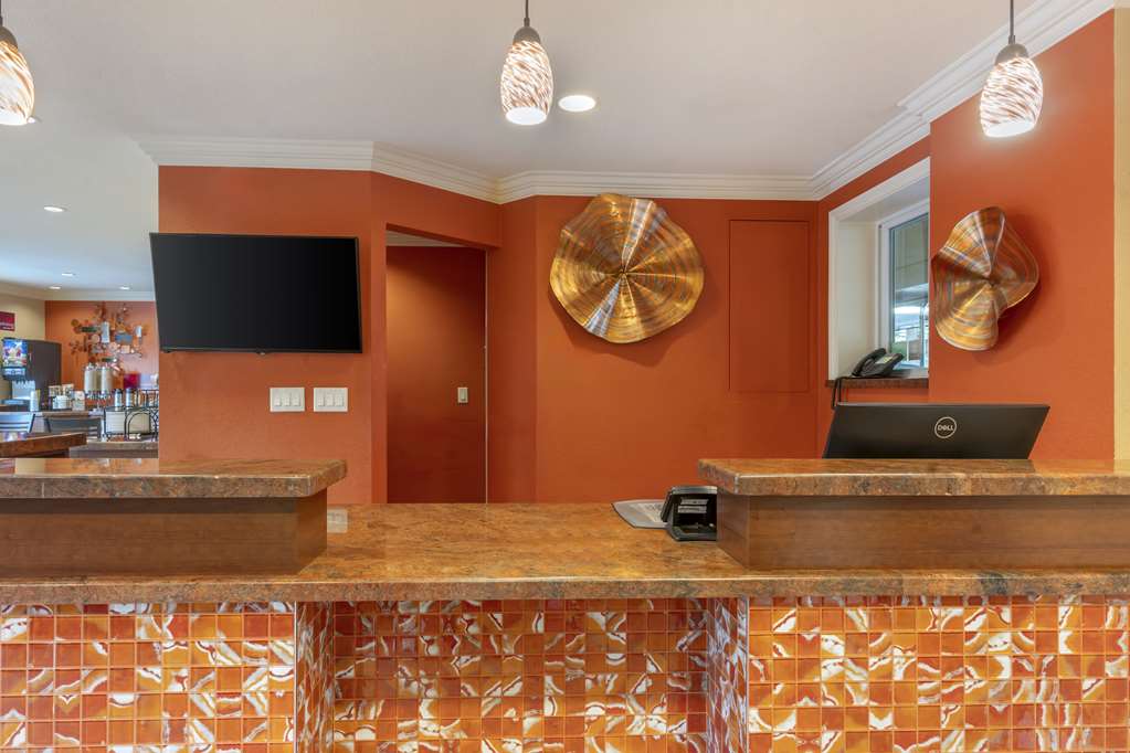 Best Western Plus Airport Plaza - photo 13