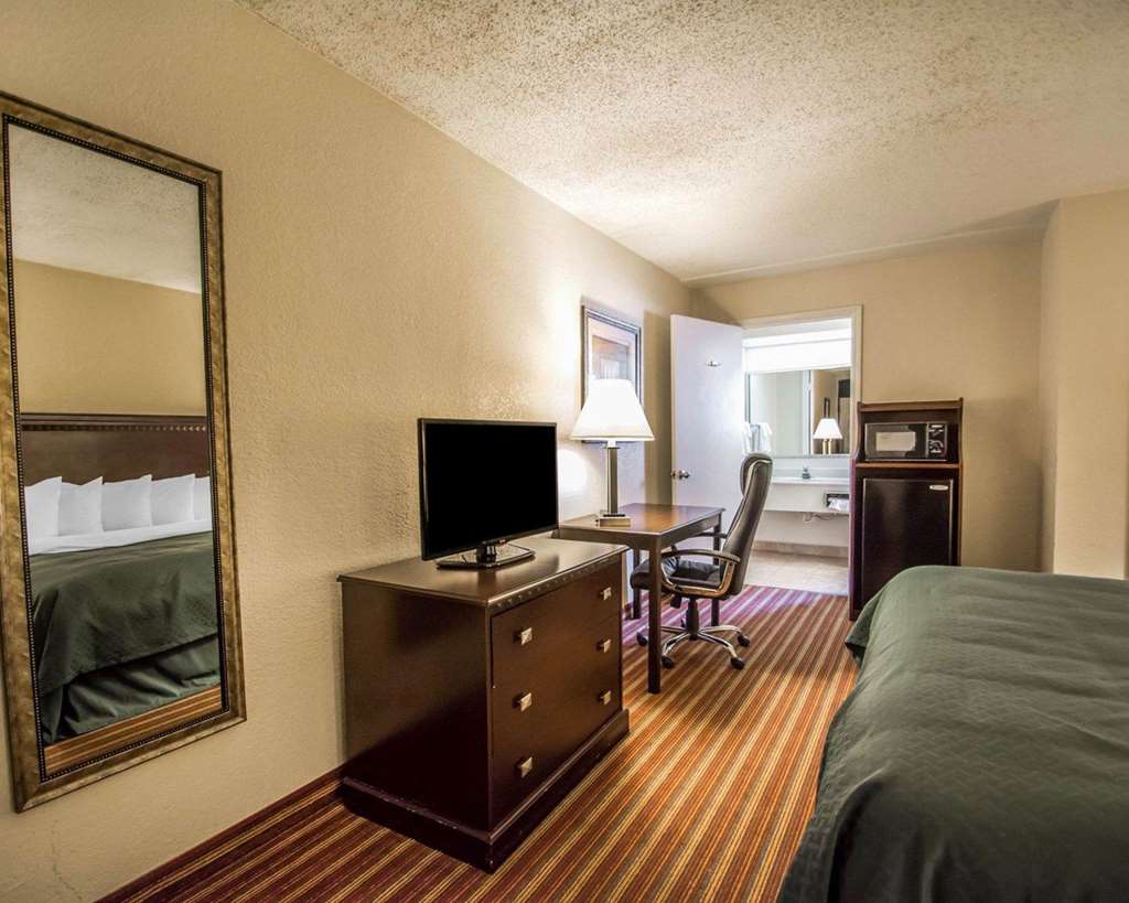 Quality Inn & Suites at Tropicana Field - photo 14