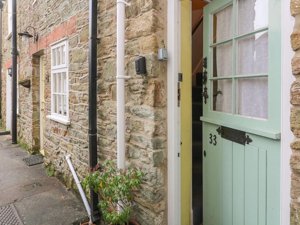 33 Island Street in Salcombe, United Kingdom
