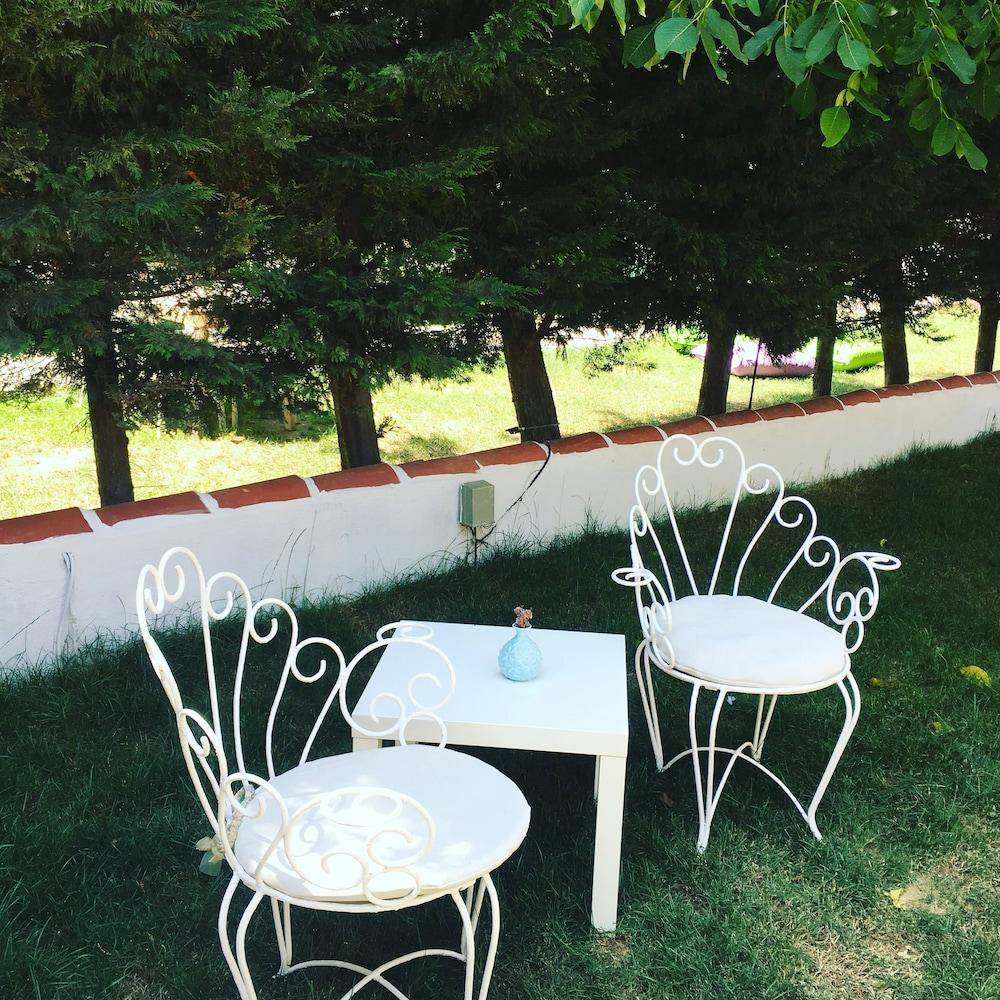 Bozcaada Iris Hotel - carbon neutral hotel in Bozcaada