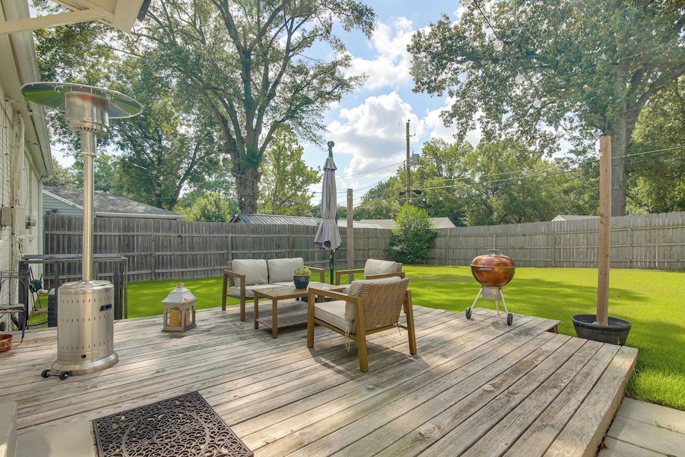 Updated Suburban Retreat: 8 Mi to Dtwn Memphis in Memphis, United States