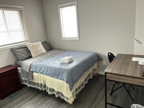 Comfortable room B in Kitchener, Canada
