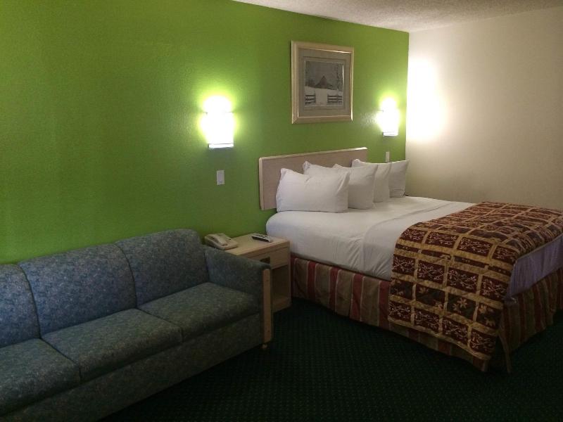 California Inn & Suites Adelanto US 395 - photo 14