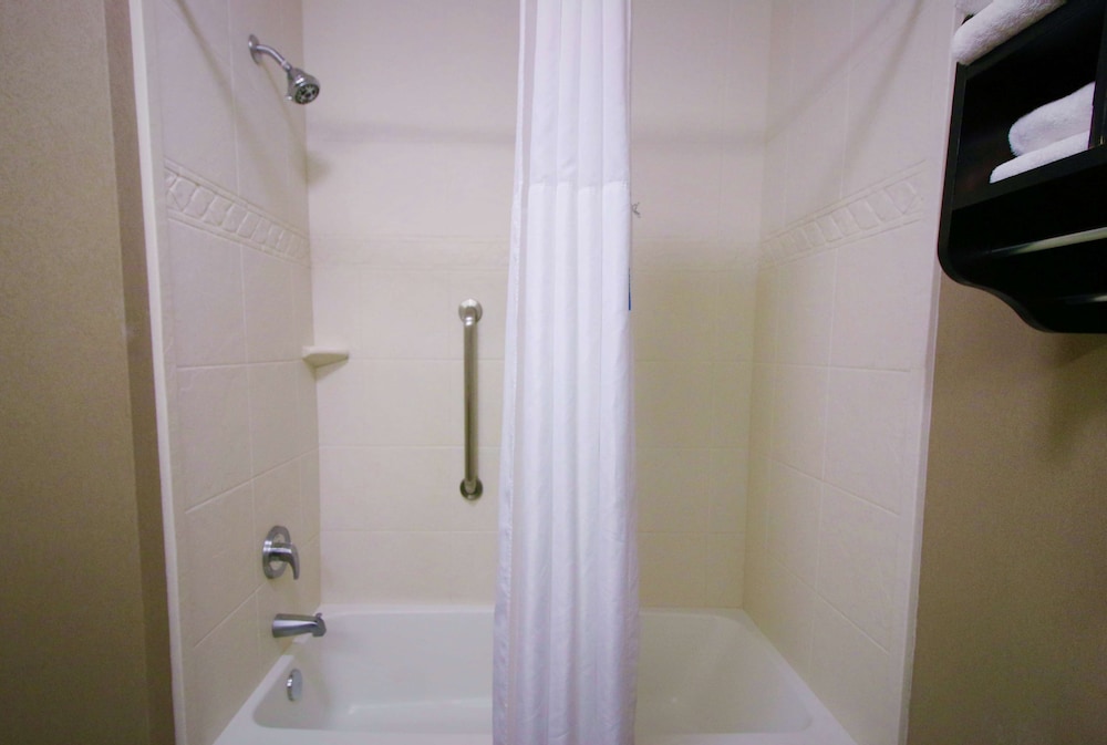 Hampton Inn & Suites by Hilton Flowery Branch Lake Lanier - photo 16