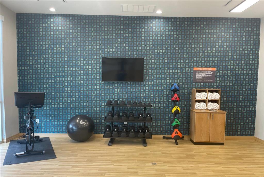 La Quinta Inn & Suites by Wyndham Olive Branch - photo 8