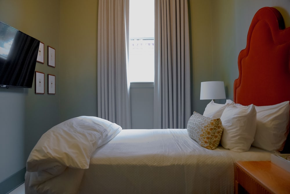 The Woodward Hotel - photo 17