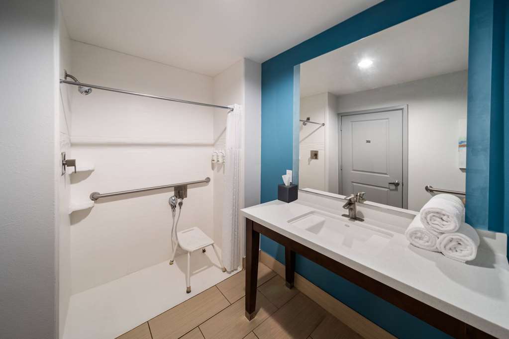 La Quinta Inn & Suites by Wyndham Rockport Fulton - photo 25