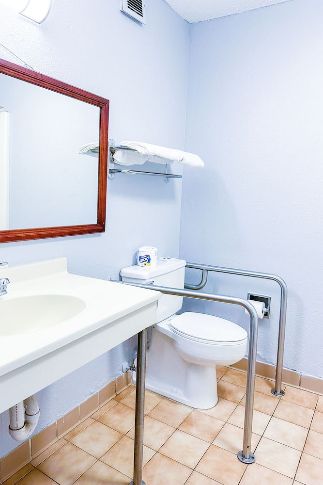 Happy Stay Inn Madisonville I 69 By OYO - photo 34