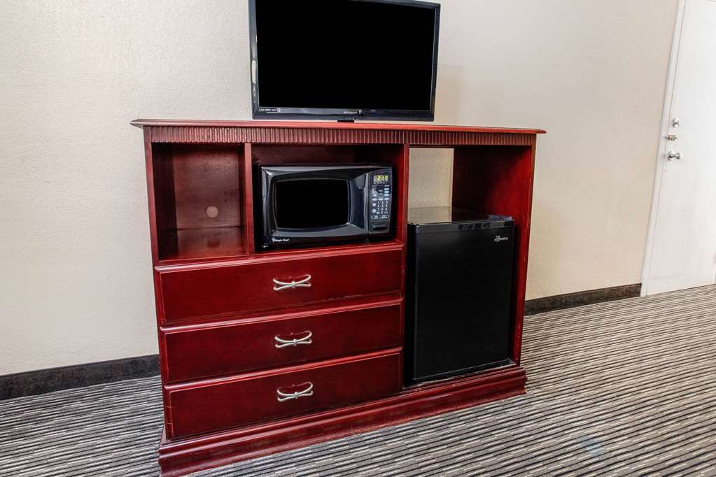 La Quinta Inn & Suites by Wyndham Indianapolis South - photo 21