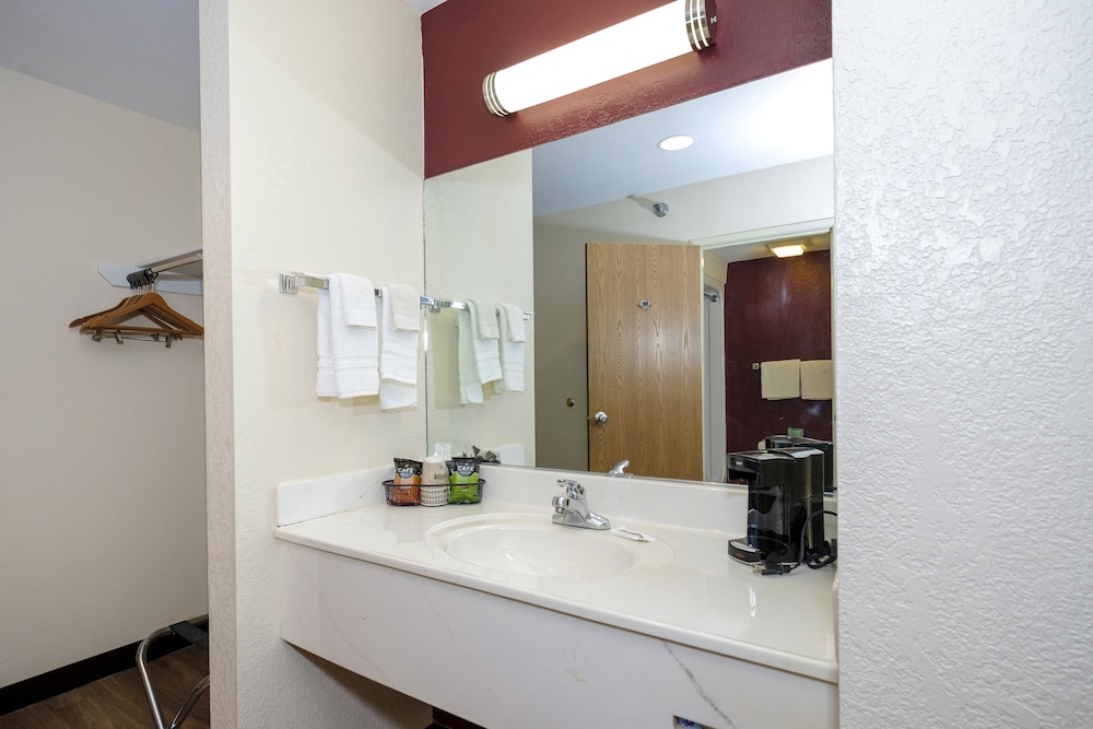 Holton Inn and Suites - photo 16