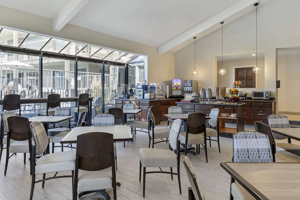 Best Western Plus Executive Inn - photo 22