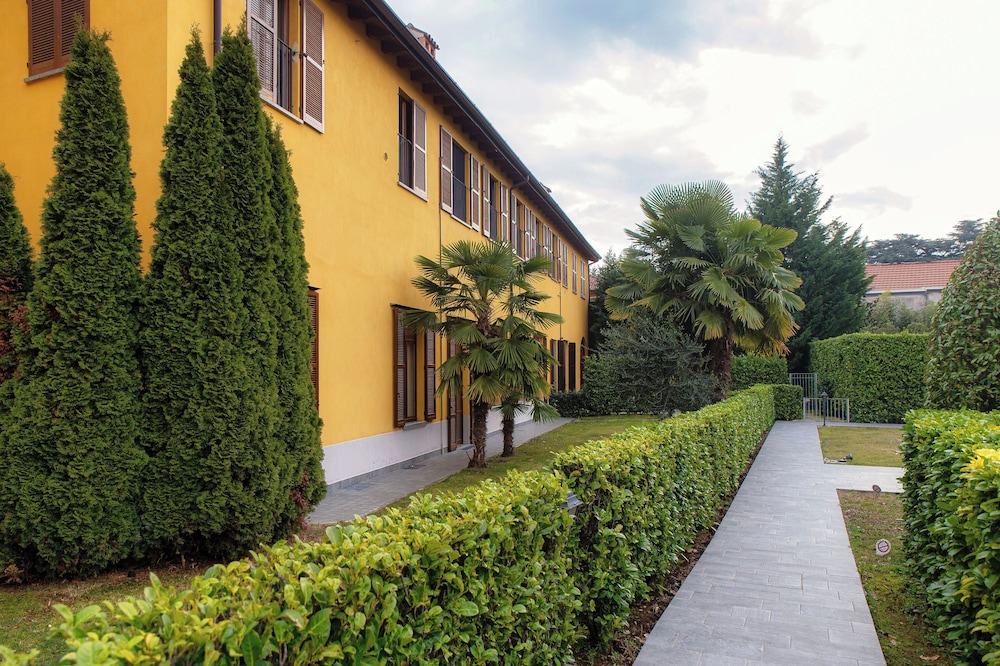 Medel — 4-Star Luxury Hotel in Appiano Gentile, Italy