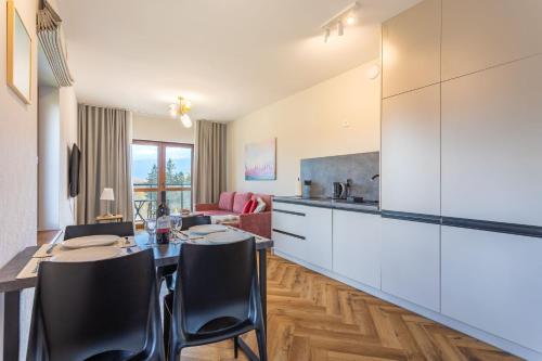 Apartament basen sauna Revisit Szklarska — 4-Star Luxury Hotel in Szklarska Poreba, Poland