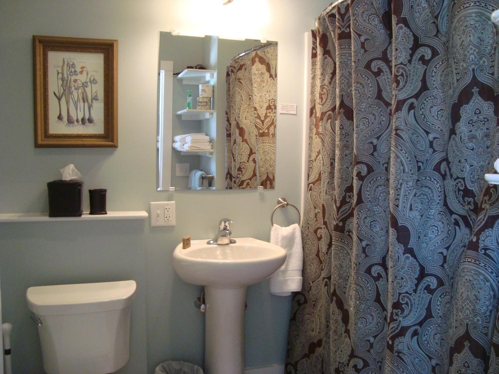 Bristol Suites - photo 44