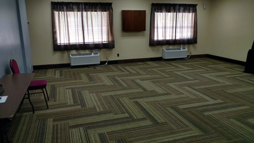 Days Inn by Wyndham Ashland - photo 35