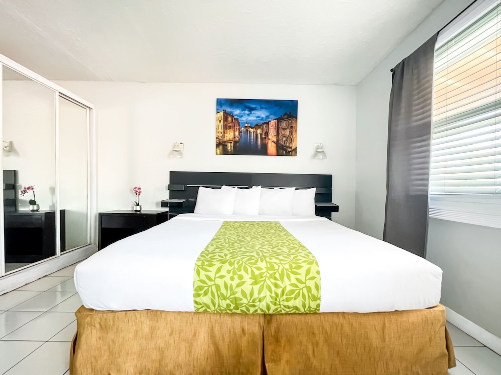 Hollywood Beach Hotels - photo 95