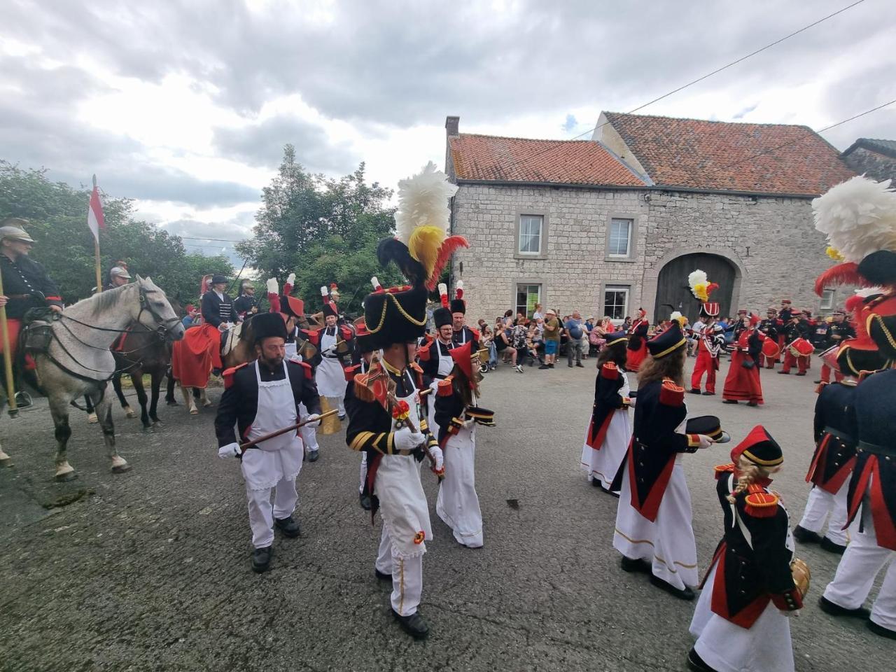 groot authentiek en charmante woning 250 vierkante meter panoramisch vergezicht zonsondergang dicht bij Dinant Maredsous en Namen in Unknown City, Belgium