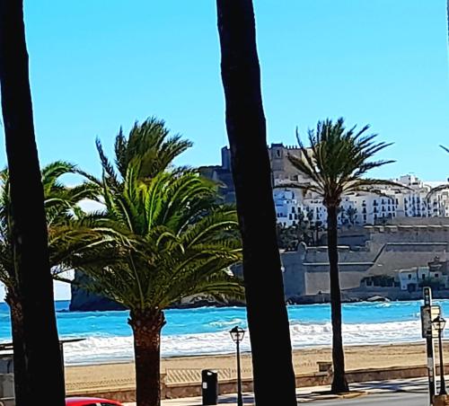 Primera Linea Vistas Al Castillo Avda Papa Luna 10 — Peniscola
