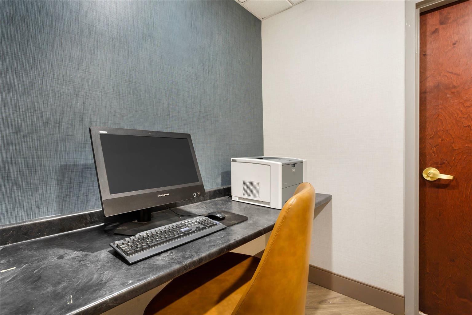 Comfort Suites East Brunswick South River - photo 36