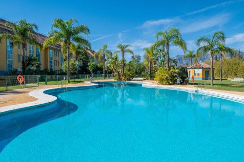 Acogedor Atico Con Vistas Al Mar En Bahia de Marbella - last minute hotel in Marbella