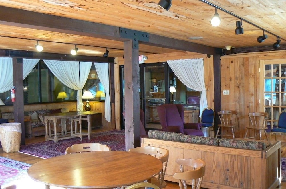 Snowy Owl Inn And Resort - photo 2