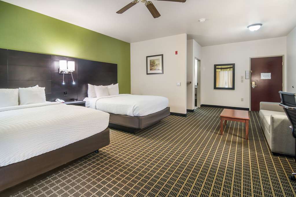Clarion Inn & Suites Weatherford South - photo 16