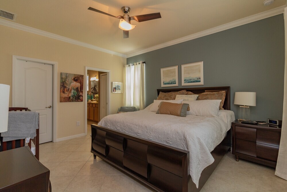 128 Sweet Tree Lakeside home with private pool located in River Strand Golf & CC — 4-Star Luxury Hotel in Bradenton, United States