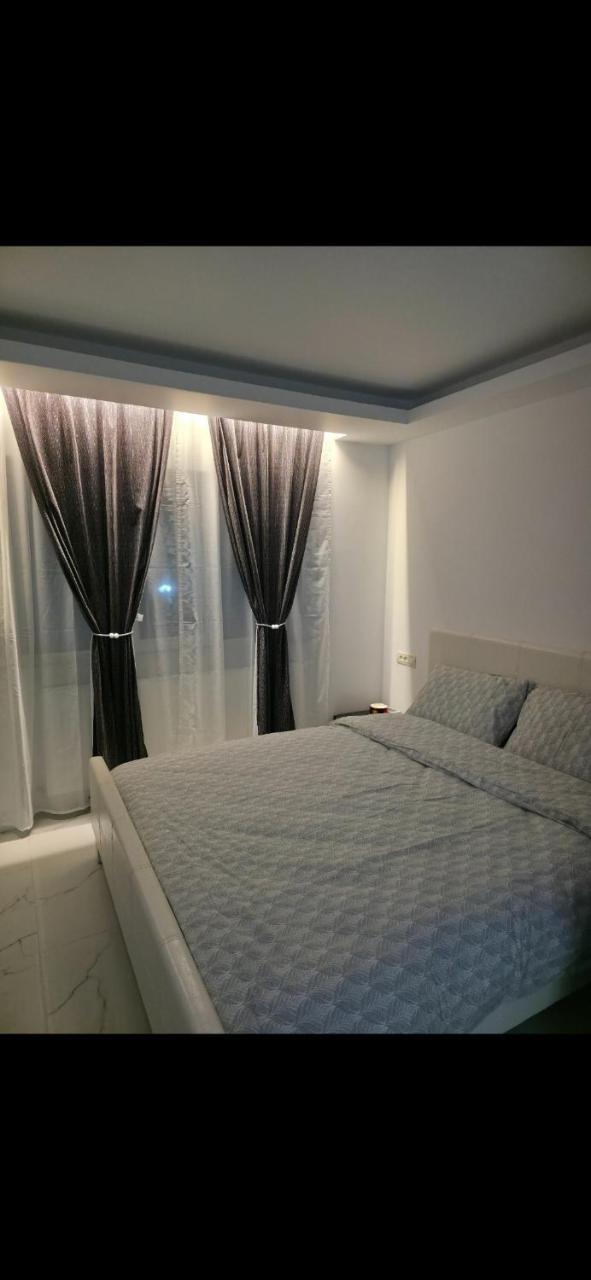 Luxury Studio - carbon neutral hotel in Unknown City