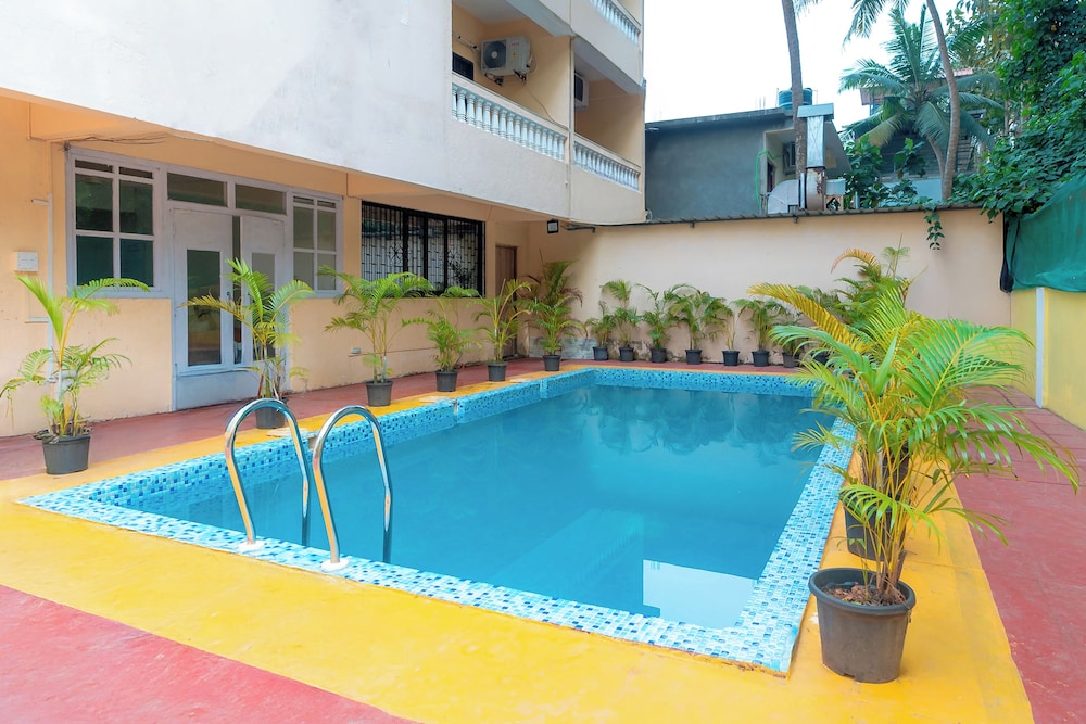 Itsy Hotels De Classio in Candolim, India