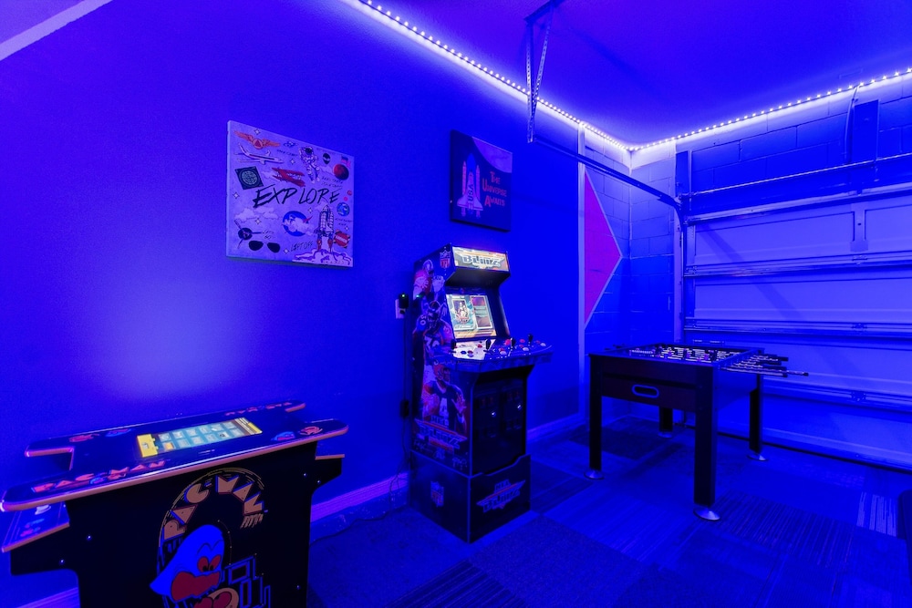Rear Views Spa Games Room Pet Friendly Resort Amenities 8 Bedroom Villa - photo 57