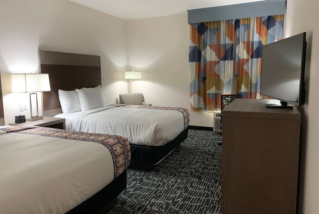 La Quinta Inn & Suites by Wyndham Red Oak TX IH 35E - photo 10