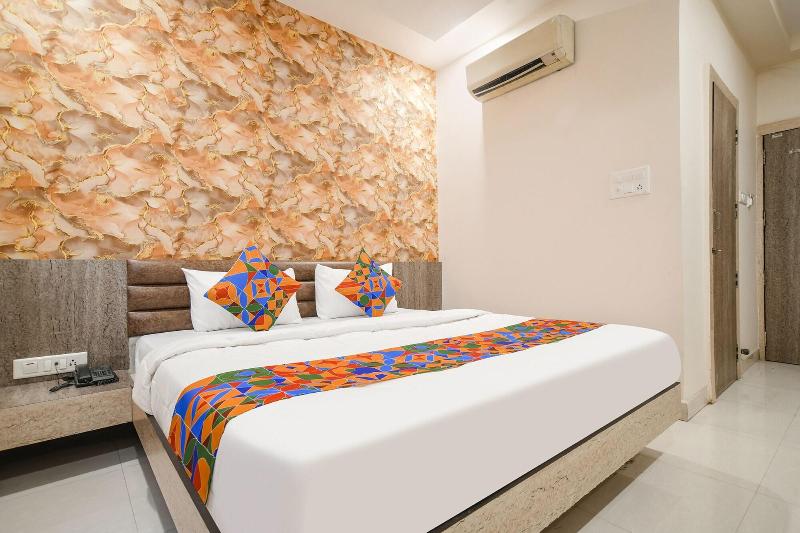 Fabexpress Sundaram Palace in Ujjain, India