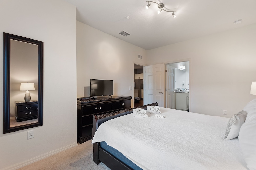 Lucky Find @ Lucaya Resort By Shine Villas #713 3 Bedroom Townhouse - photo 3