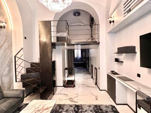Romantic Rome Suite Aureliana — 4-Star Luxury Hotel in Rome, Italy
