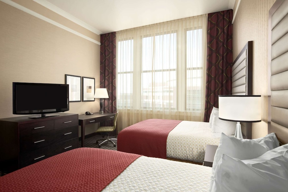 Embassy Suites by Hilton St. Louis Downtown - photo 10