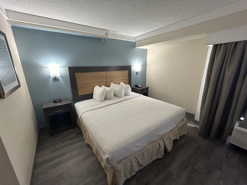 Spark by Hilton Fort Myers - photo 18