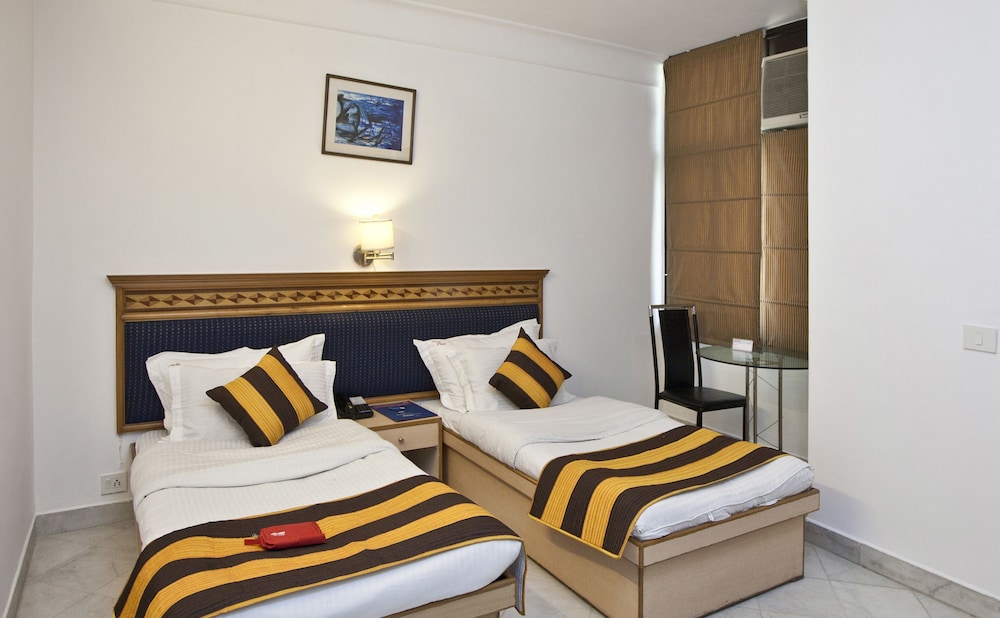 Karina Hotel Dlf Ii