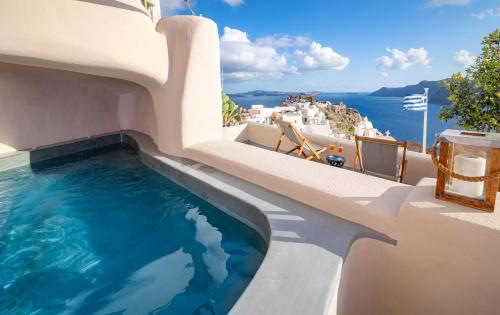 Kallisti Sunset — 4-Star Luxury Hotel in Oia, Greece