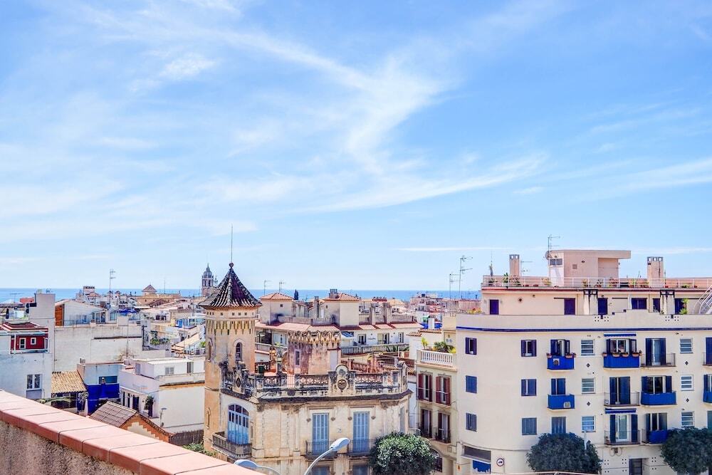 Secret Garden Apartment by Hello Homes Sitges — 4-Star Luxury Hotel in Sitges, Spain