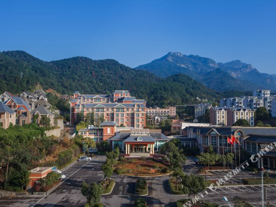 Donglin Holiday Hotel in Luyang, People's Republic of China