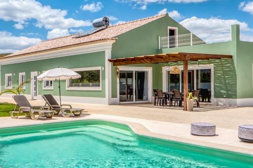 Casa dos Netos — 4-Star Luxury Hotel in Sao Bartolomeu De Messines, Portugal