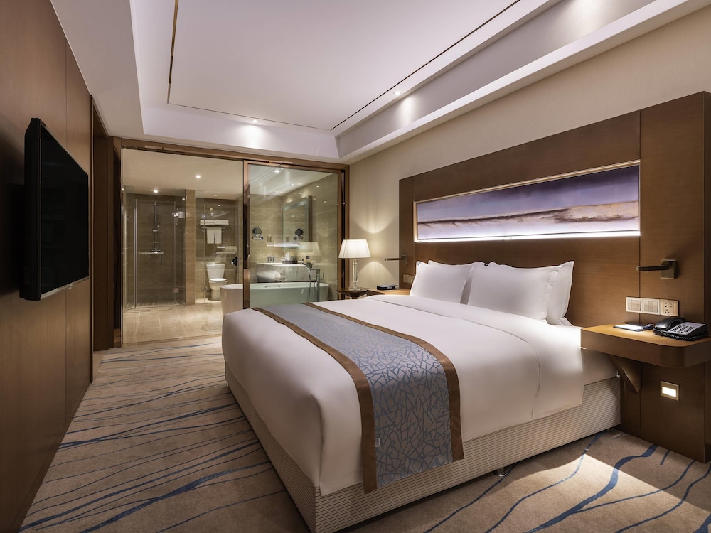Novotel Qingdao New Hope — 4-Star Luxury Hotel in Qingdao, People's Republic of China