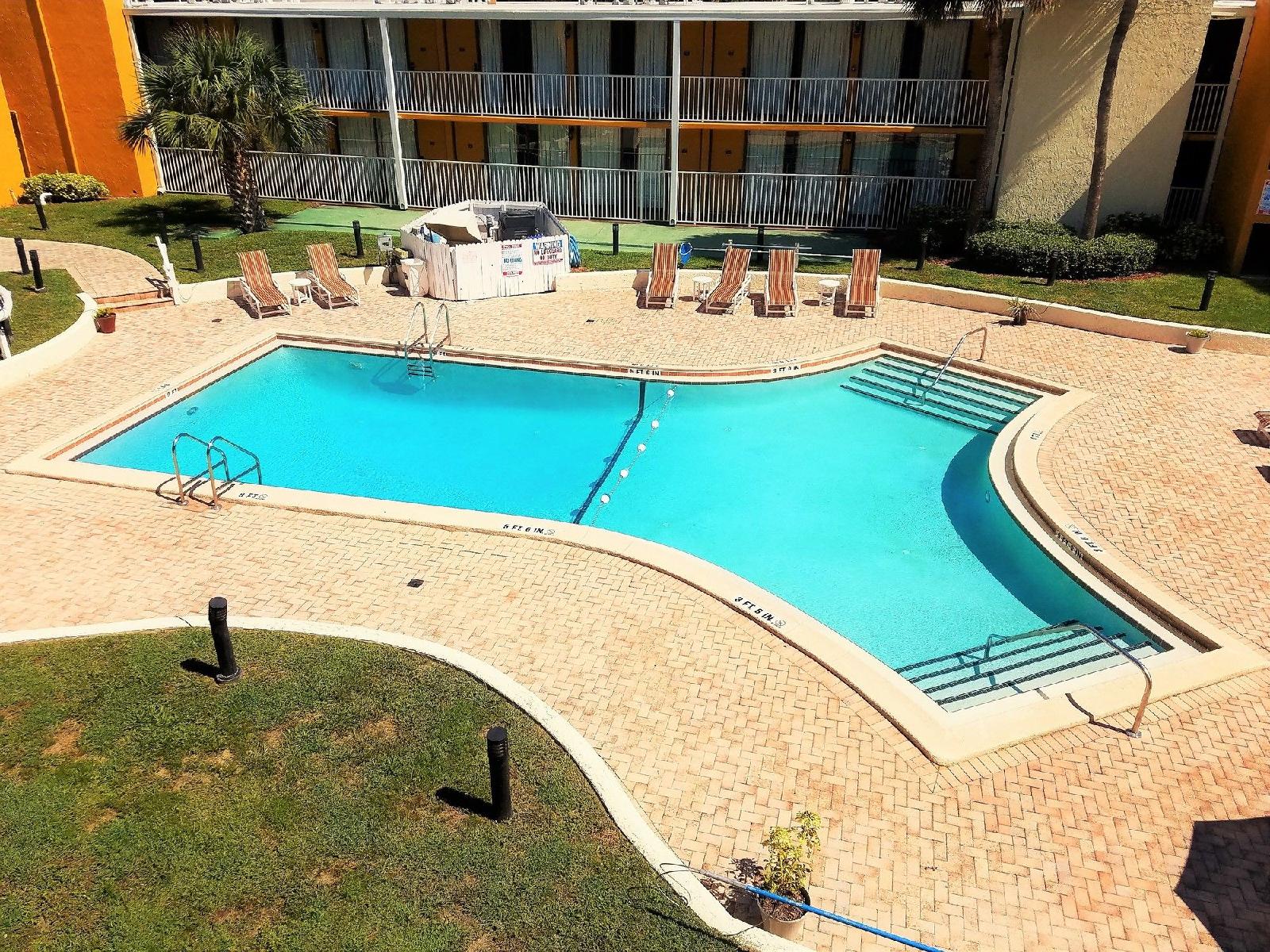 Days Inn and Suites by Wyndham Clermont - photo 7