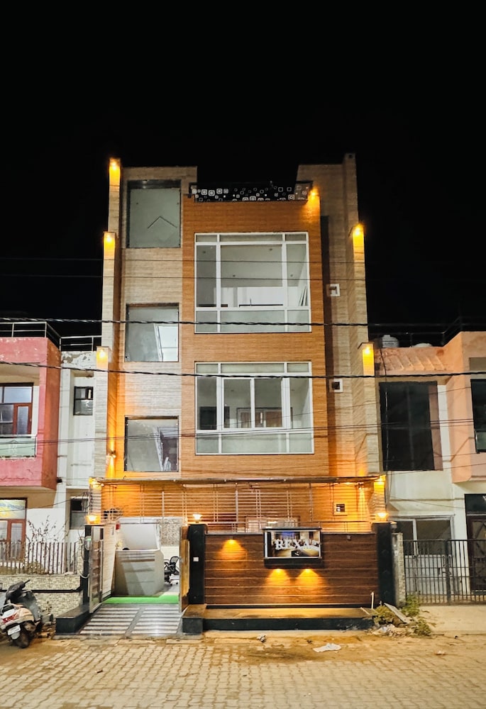 Hotel Rexa - carbon neutral hotel in Mathura